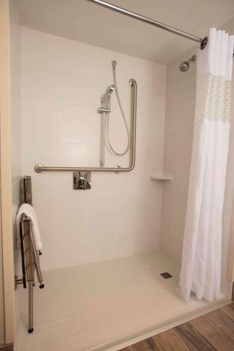 hampton inn and suites by hilton thunder bay