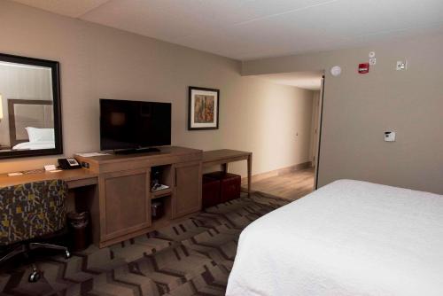 hampton inn and suites by hilton thunder bay