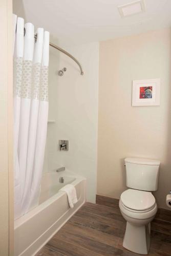 hampton inn and suites by hilton thunder bay