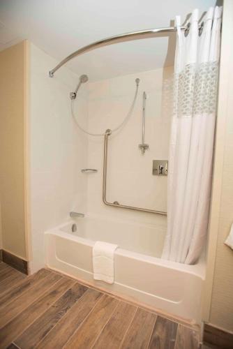 hampton inn and suites by hilton thunder bay