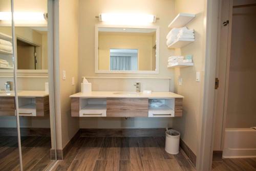 hampton inn and suites by hilton thunder bay