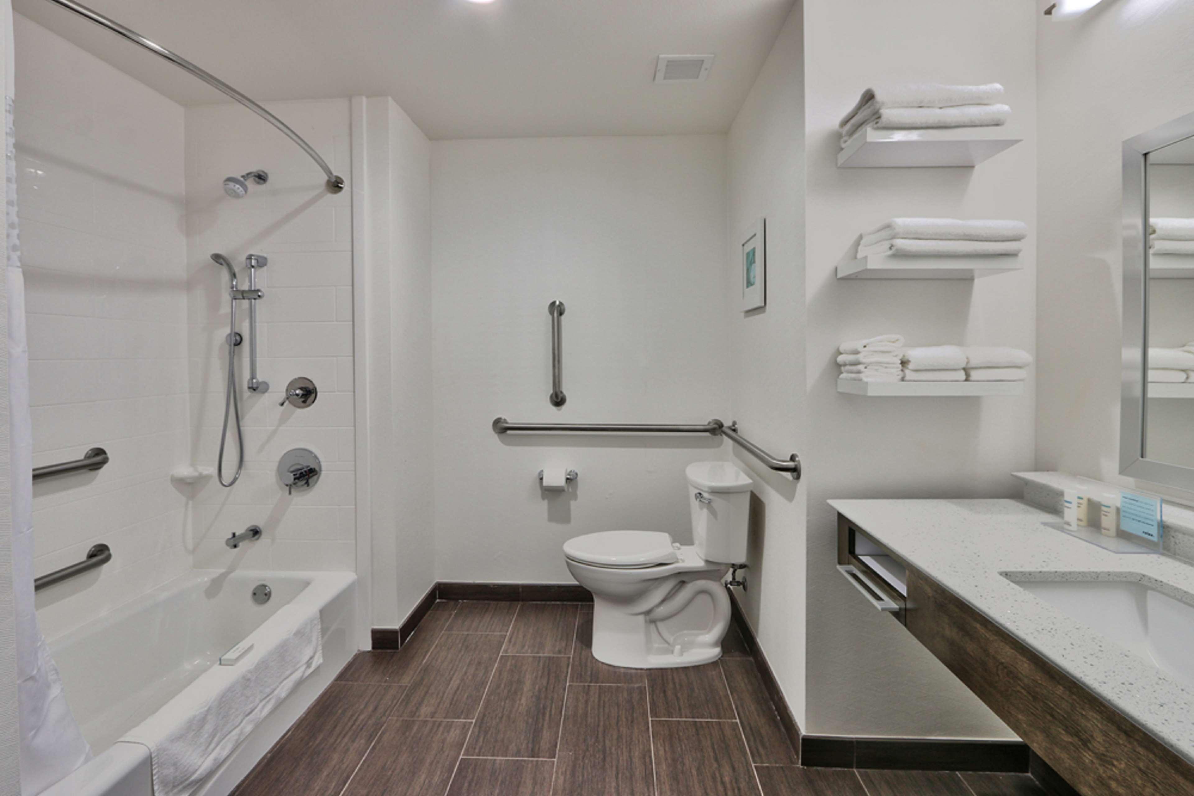 hampton inn and suites guthrie