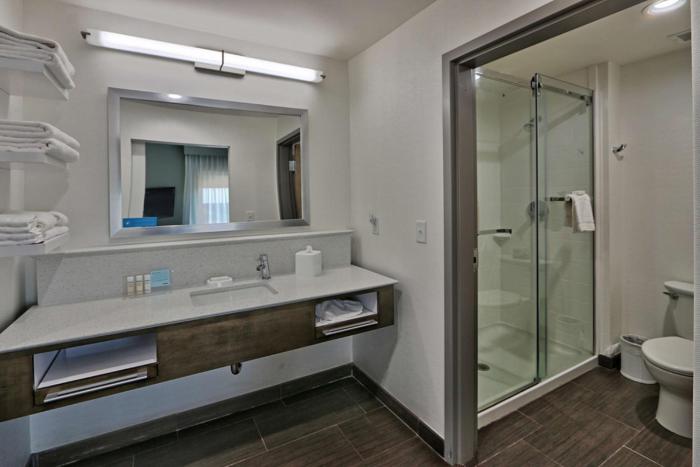 hampton inn and suites guthrie