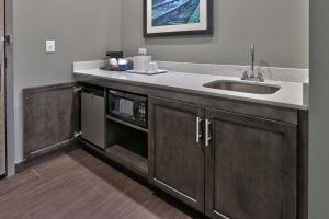 hampton inn and suites guthrie