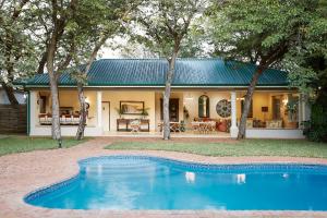Batonka Guest Lodge,Hwange National Park>>Hwange,4 star