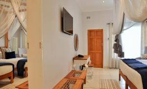 Batonka Guest Lodge,Hwange National Park>>Hwange,4 star