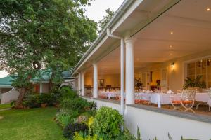 Batonka Guest Lodge,Hwange National Park>>Hwange,4 star