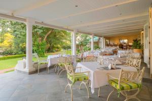 Batonka Guest Lodge,Hwange National Park>>Hwange,4 star