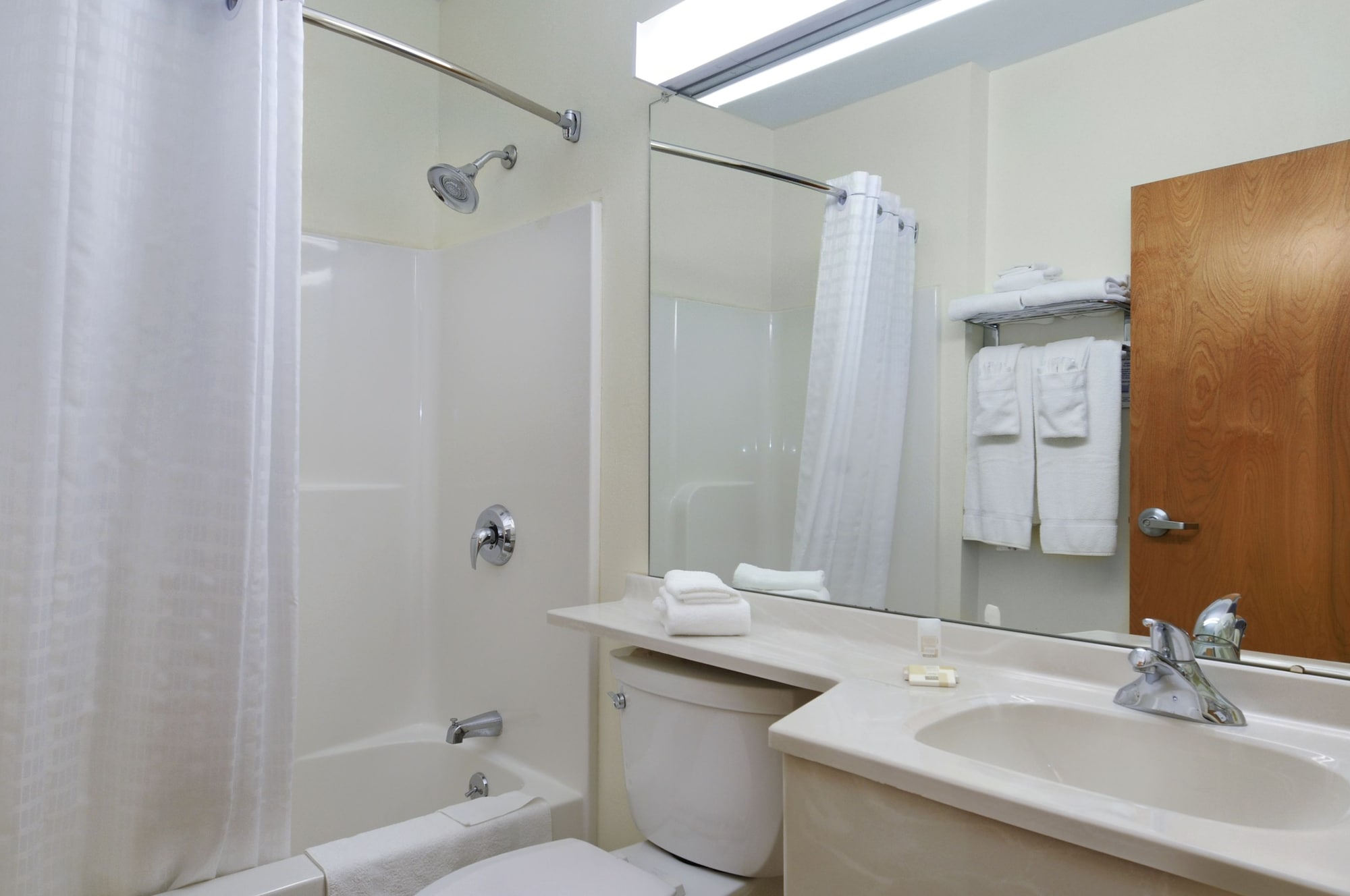 Microtel Inn & Suites By Wyndham Plattsburgh,Plattsburgh>>New York,2 star