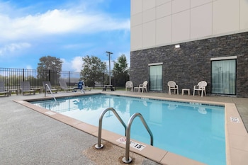 comfort suites rensselaer near fair oaks