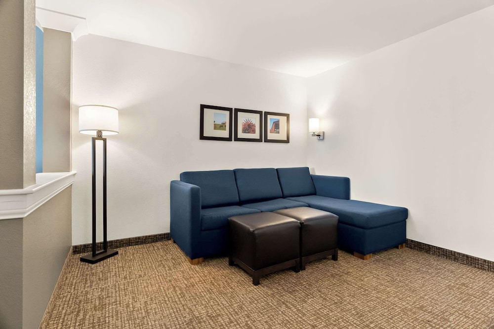 comfort suites rensselaer near fair oaks