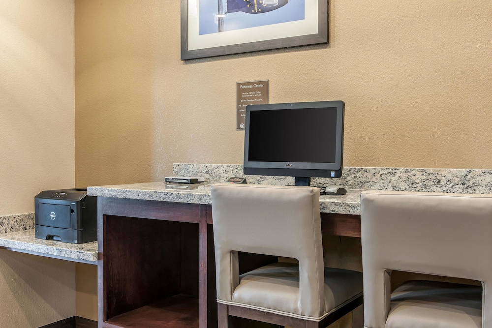 comfort suites rensselaer near fair oaks