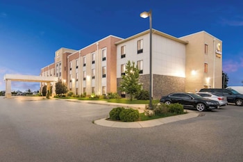comfort suites rensselaer near fair oaks