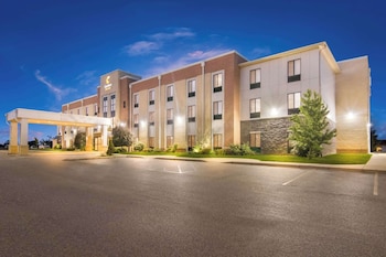 comfort suites rensselaer near fair oaks