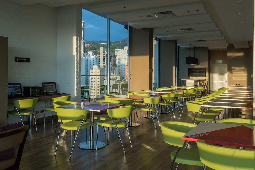 hampton by hilton bucaramanga
