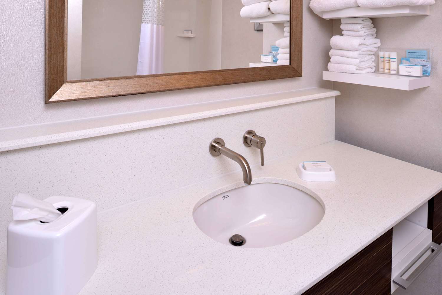 hampton inn and suites albany east greenbush