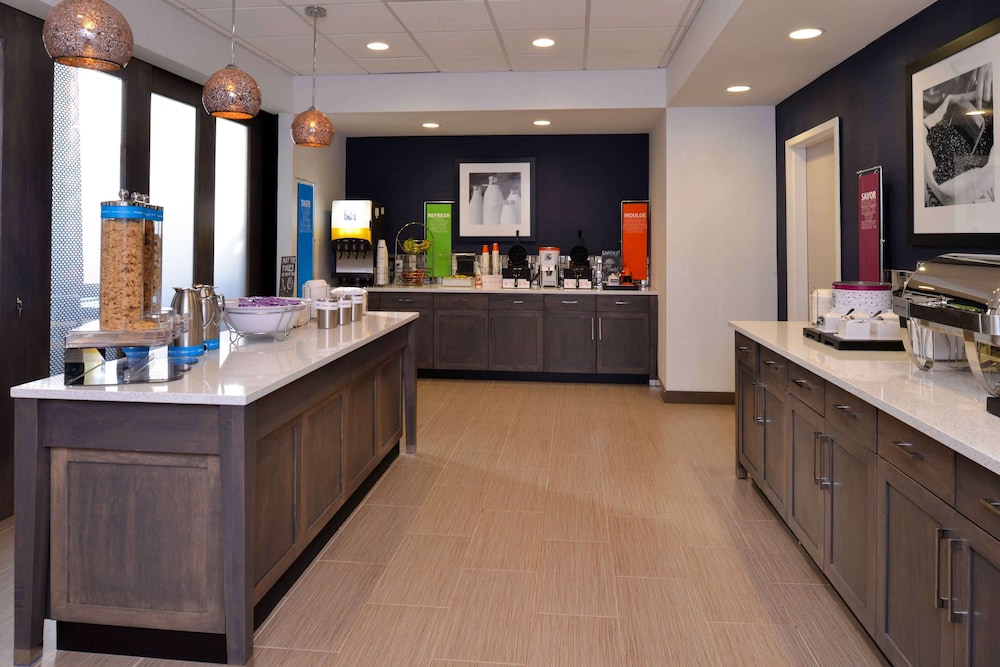 hampton inn and suites albany east greenbush