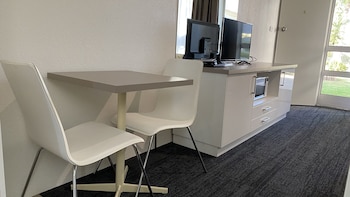 warrina motor inn wodonga cbd