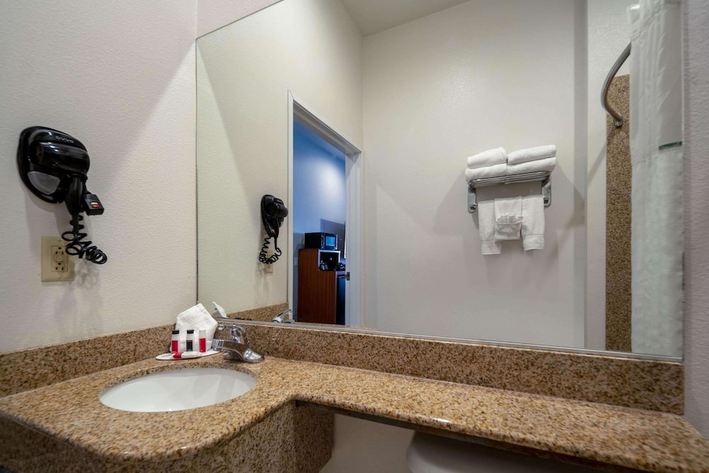 Microtel Inn & Suites By Wyndham Tracy,Concord>>California,2 star