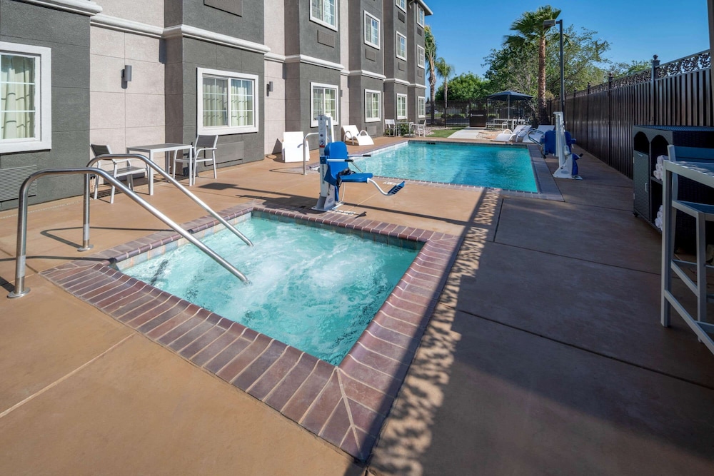 Microtel Inn & Suites By Wyndham Tracy,Concord>>California,2 star
