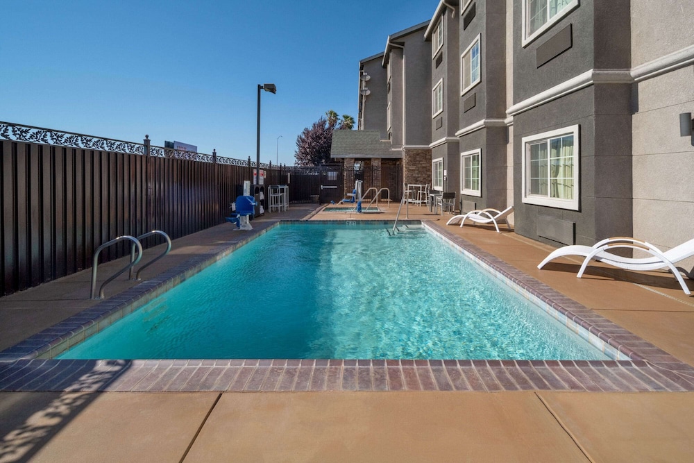 Microtel Inn & Suites By Wyndham Tracy,Concord>>California,2 star