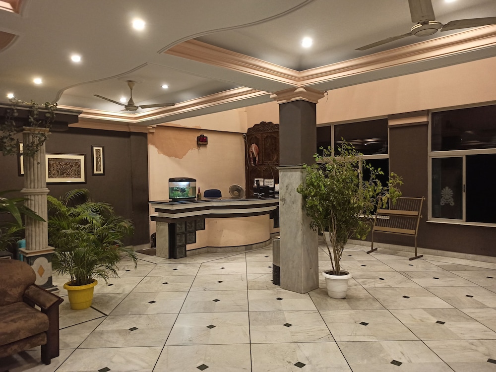 hotel centre point