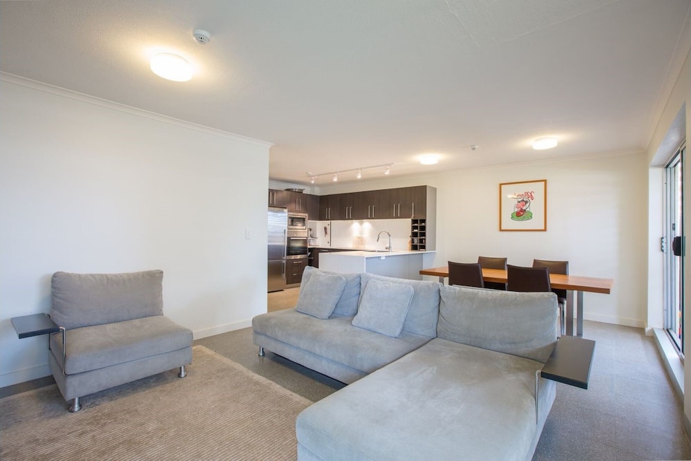 view pacific holiday apartments