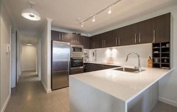 view pacific holiday apartments