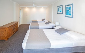 view pacific holiday apartments