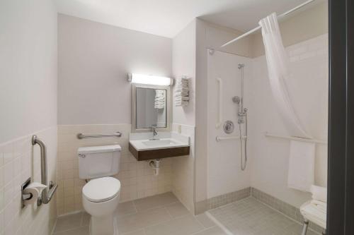 econo lodge williston