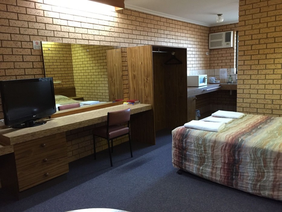 lakeview motel