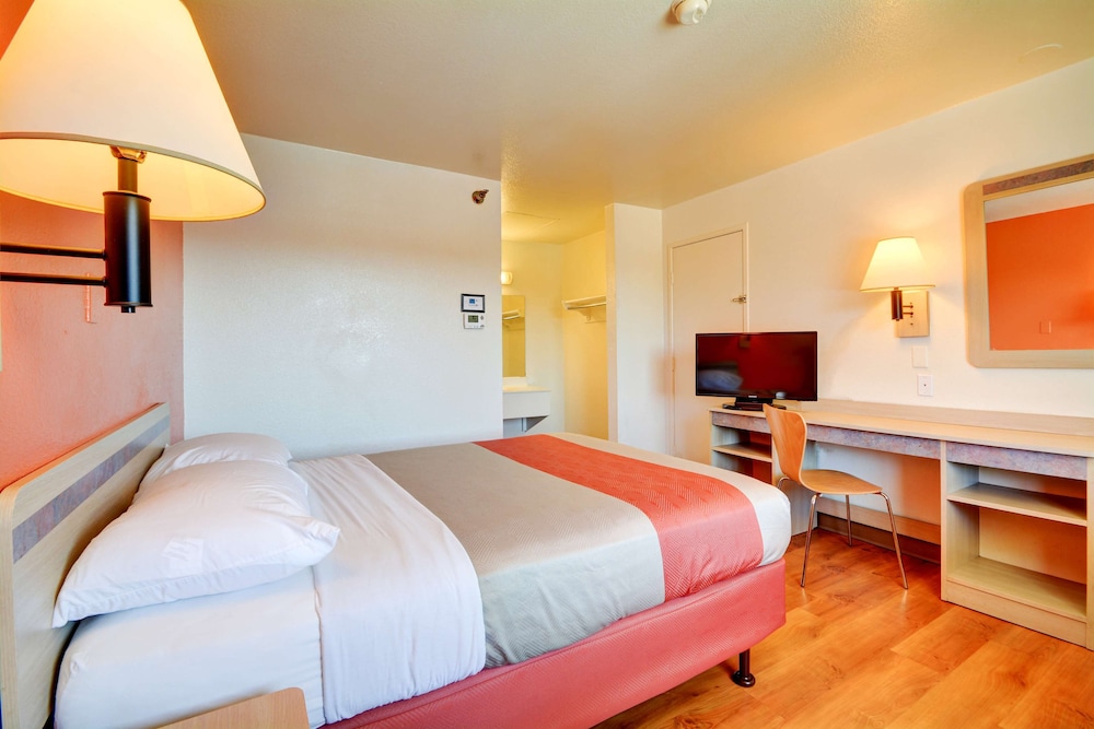 motel 6 windsor locks ct hartford