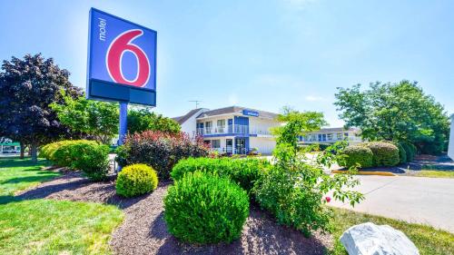 Motel 6 Windsor Locks, Ct - Hartford,Near New England Air Museum,2 star