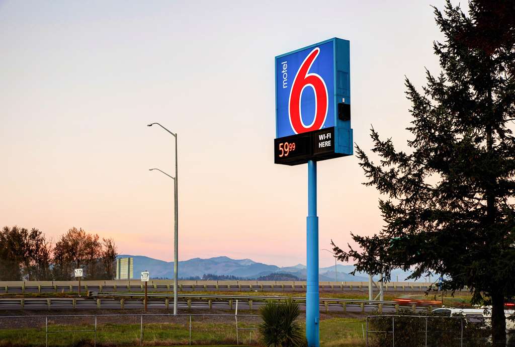 motel 6 troutdale or portland east