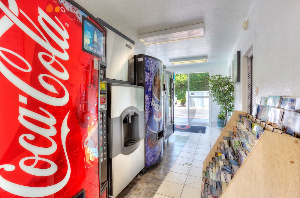 motel 6 tigard or portland south lake oswego