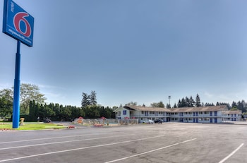 motel 6 tigard or portland south lake oswego