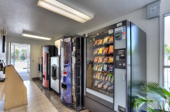 motel 6 tigard or portland south lake oswego