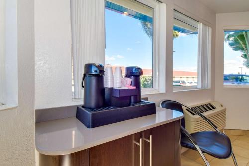 motel 6 riverside ca south