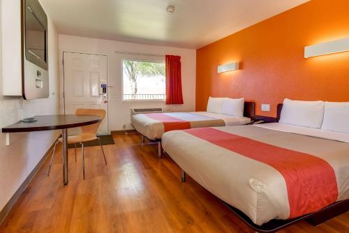 motel 6 riverside ca south
