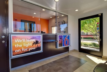 motel 6 riverside ca south