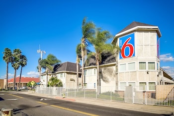 motel 6 riverside ca south