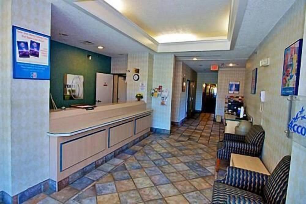 motel 6 seymour in north