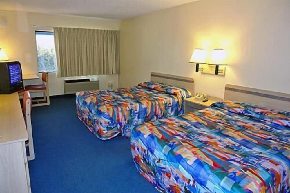 motel 6 seymour in north