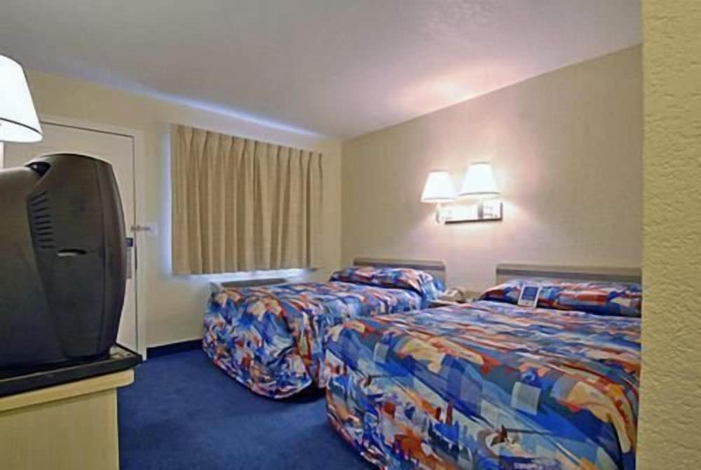 motel 6 seymour in north