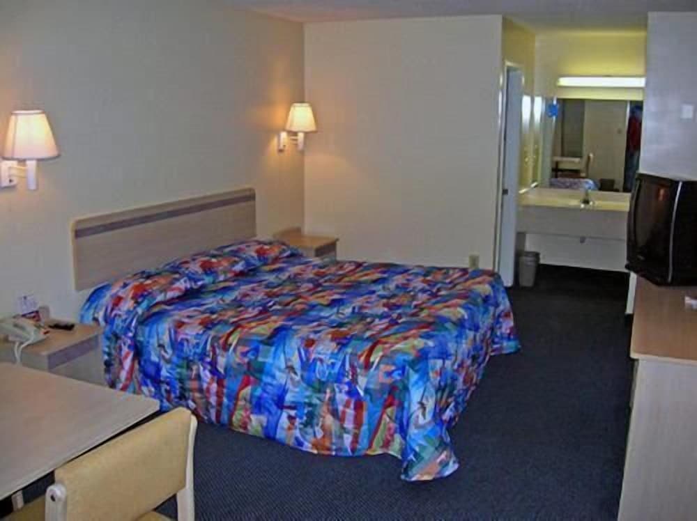 motel 6 seymour in north