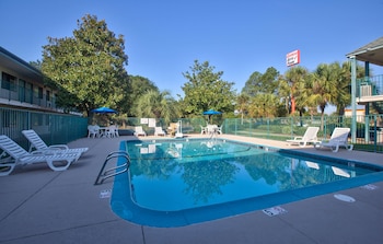 motel 6 valdosta ga university
