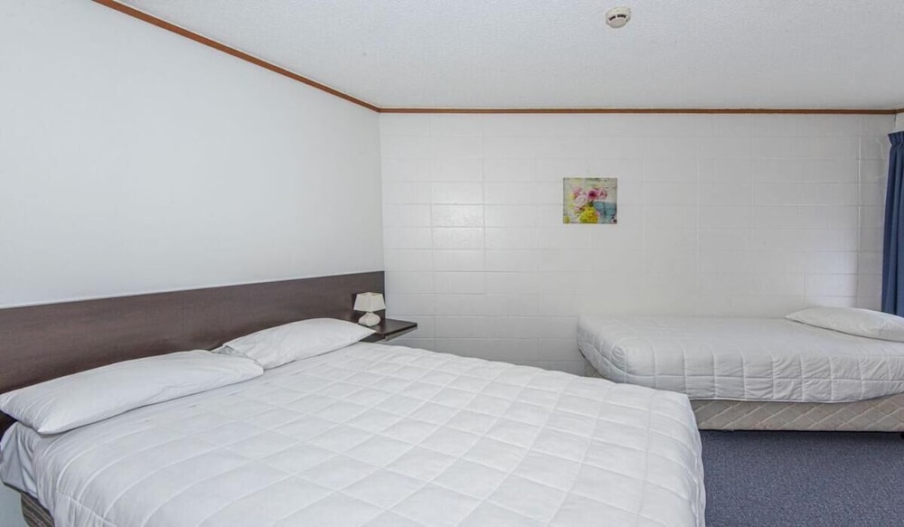 motel six