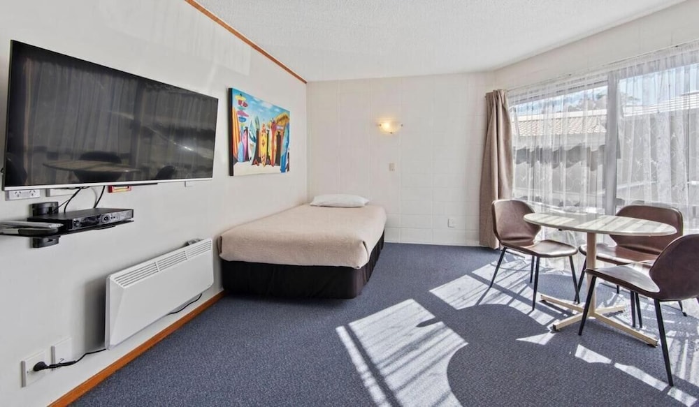 motel six