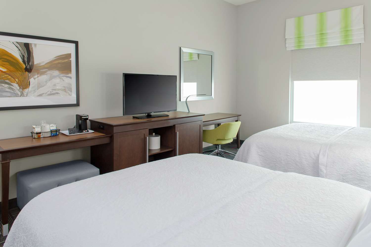 hampton inn and suites columbus scioto downs