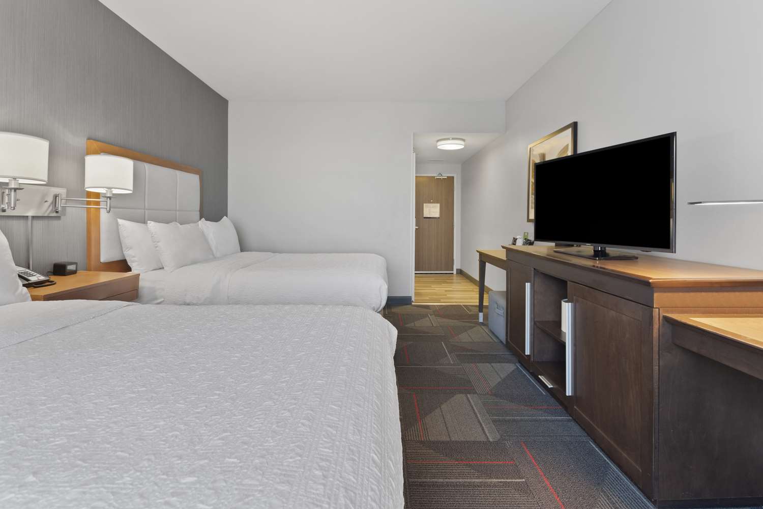hampton inn and suites columbus scioto downs